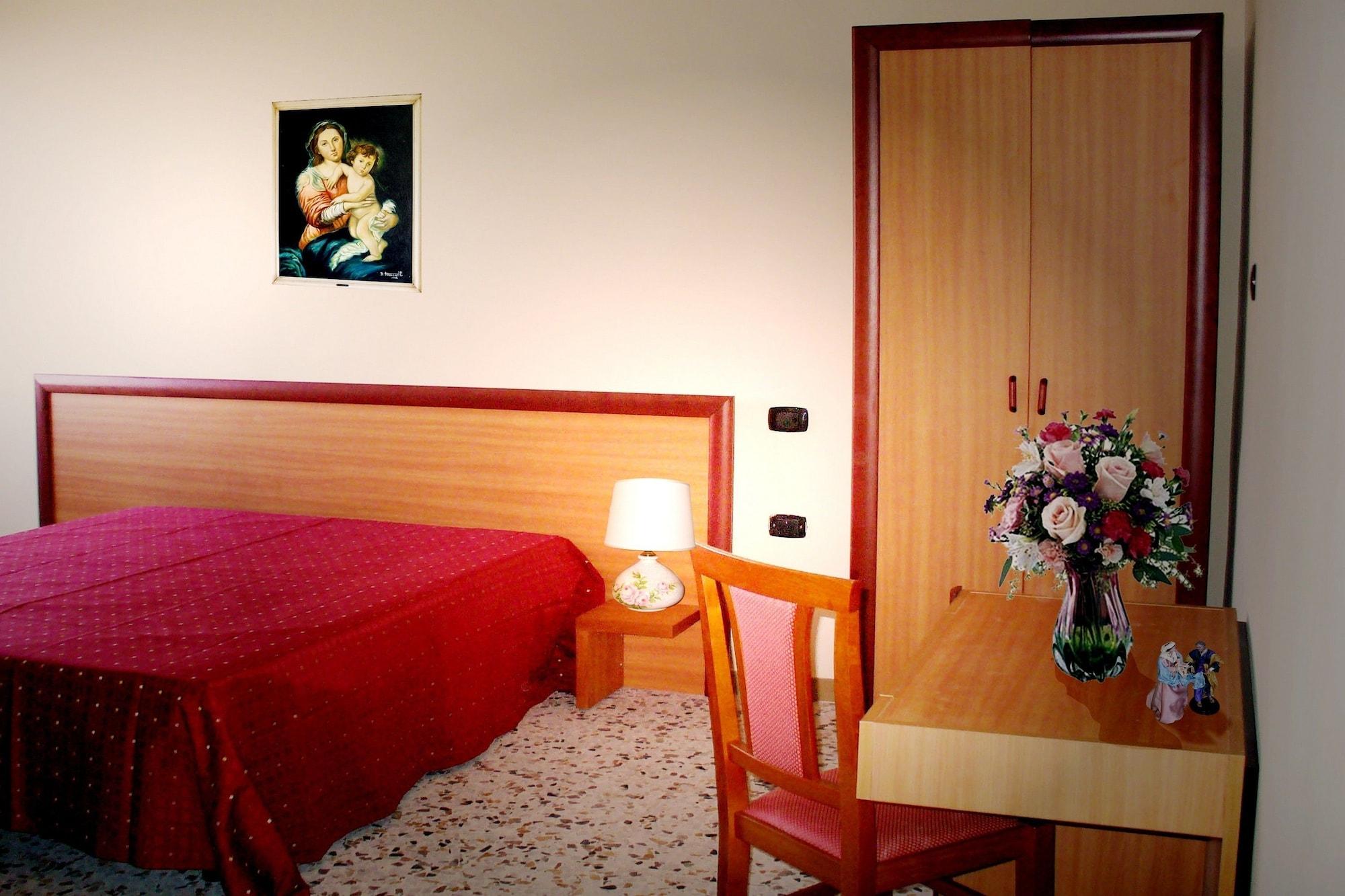 Hotel La Casa Del Pellegrino SantʼAnastasia Δωμάτιο φωτογραφία
